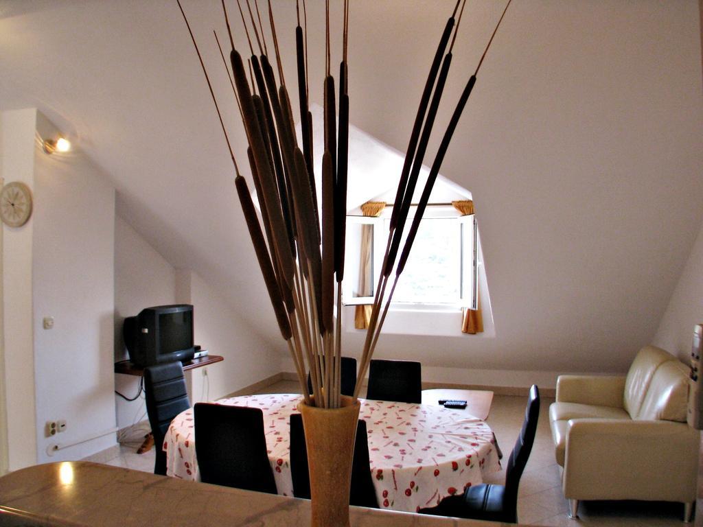 Apartment Martinic Pucisca Camera foto