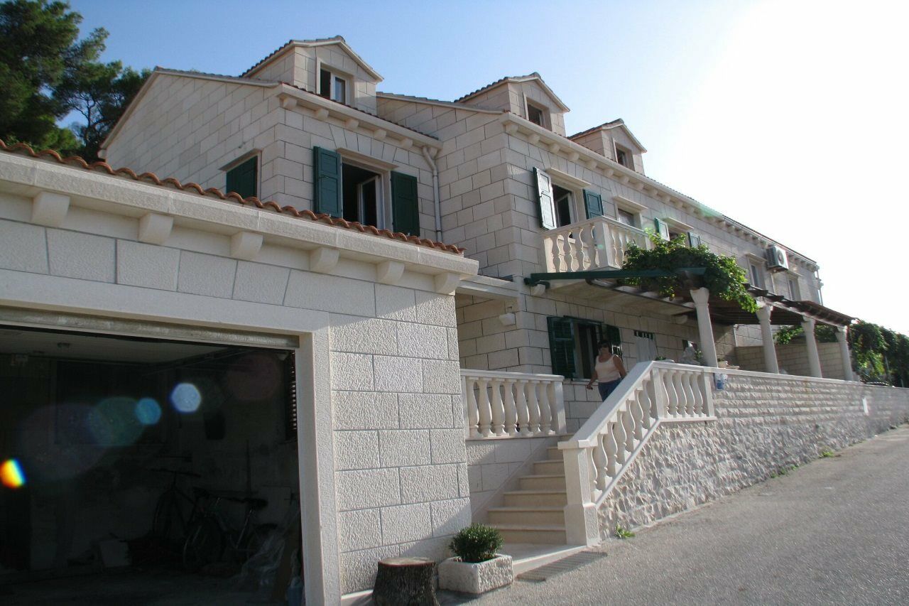 Apartment Martinic Pucisca Esterno foto